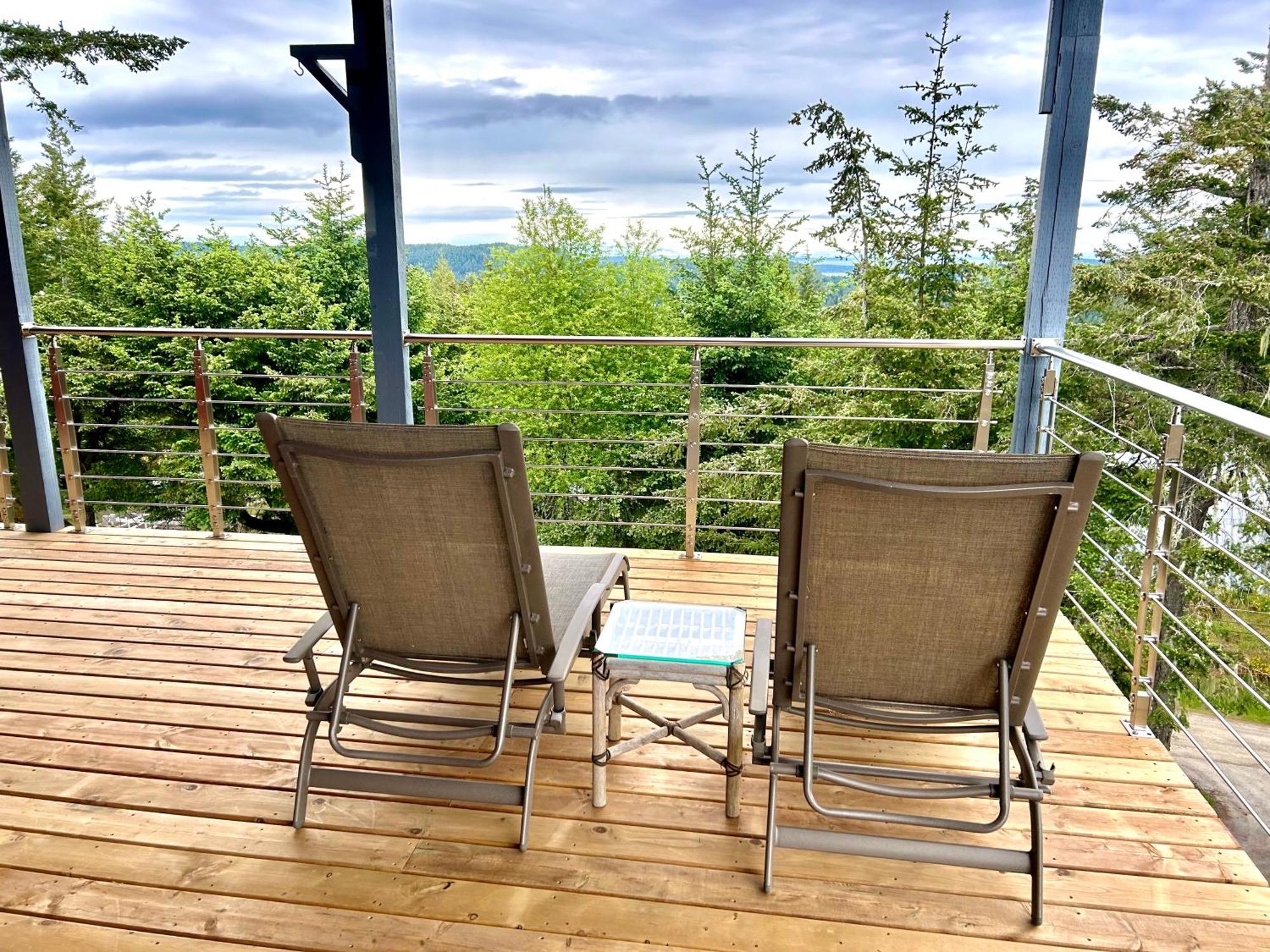 Shangri-La Oceanfront Vacation Home Bedwell Harbour 外观 照片