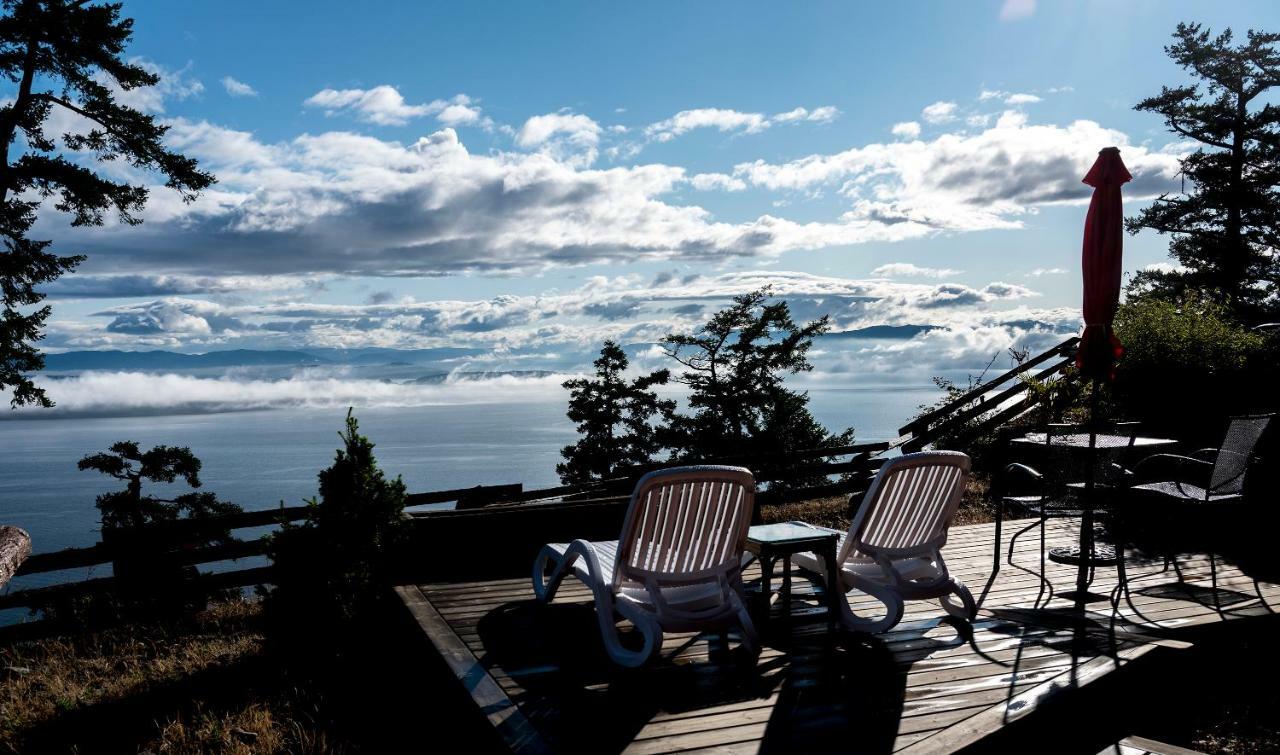 Shangri-La Oceanfront Vacation Home Bedwell Harbour 外观 照片